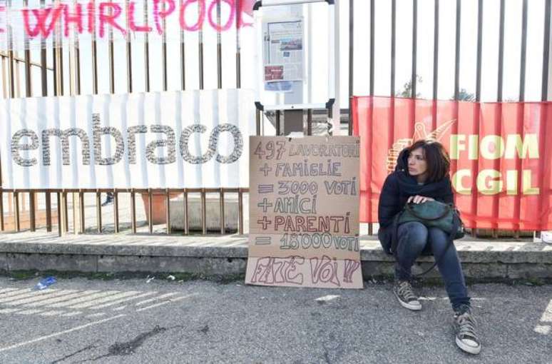 Protesto contra demissões em fábrica da Embraco na Itália