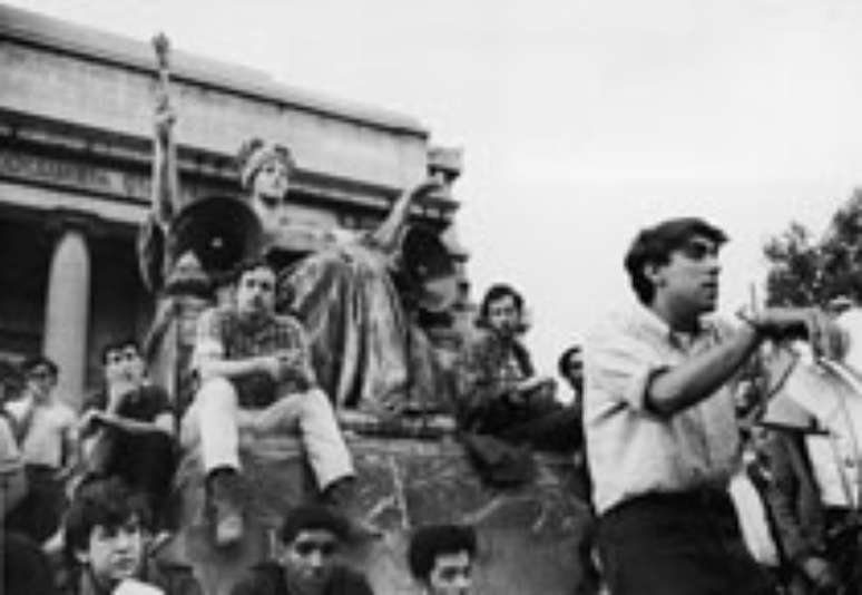 Mark Rudd durante a ocupação da U. de Columbia ( maio de 1968)