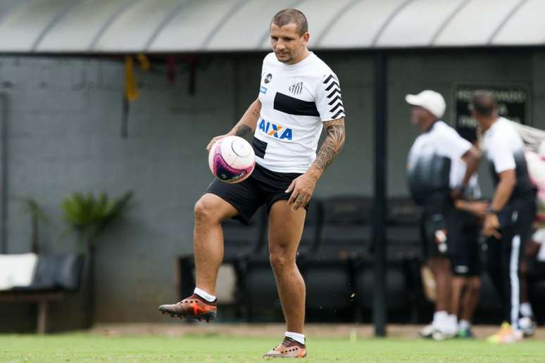 Reservas do Santos trabalharam na tarde desta quarta-feira, no CT Rei Pelé (Foto: Ivan Storti/Santos)