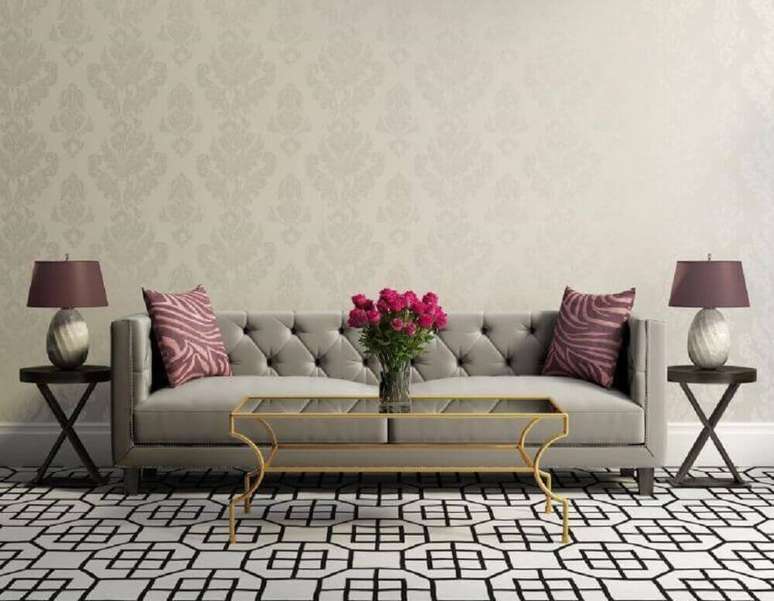 27. Lindo modelo de sofá cinza para sala de estar com papel de parede