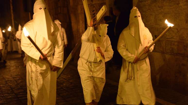 Um dos principais momentos da Semana Santa &eacute; a crucifica&ccedil;&atilde;o e morte de Jesus no Calv&aacute;rio