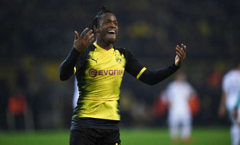 Batshuayi se manifesta no Twitter por arquivamento de caso de racismo (Foto: Patrik Stollarz / AFP)