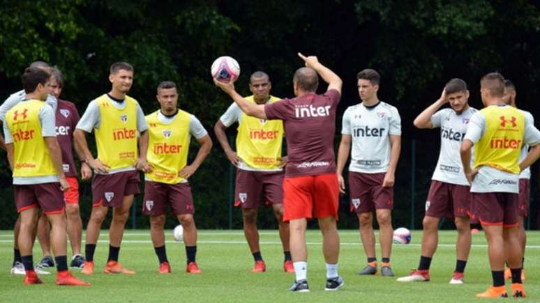O técnico Diego Aguirre assumiu o São Paulo há 13 dias e já comandou a equipe em quatro partidas (Érico Leonan / saopaulofc.net)