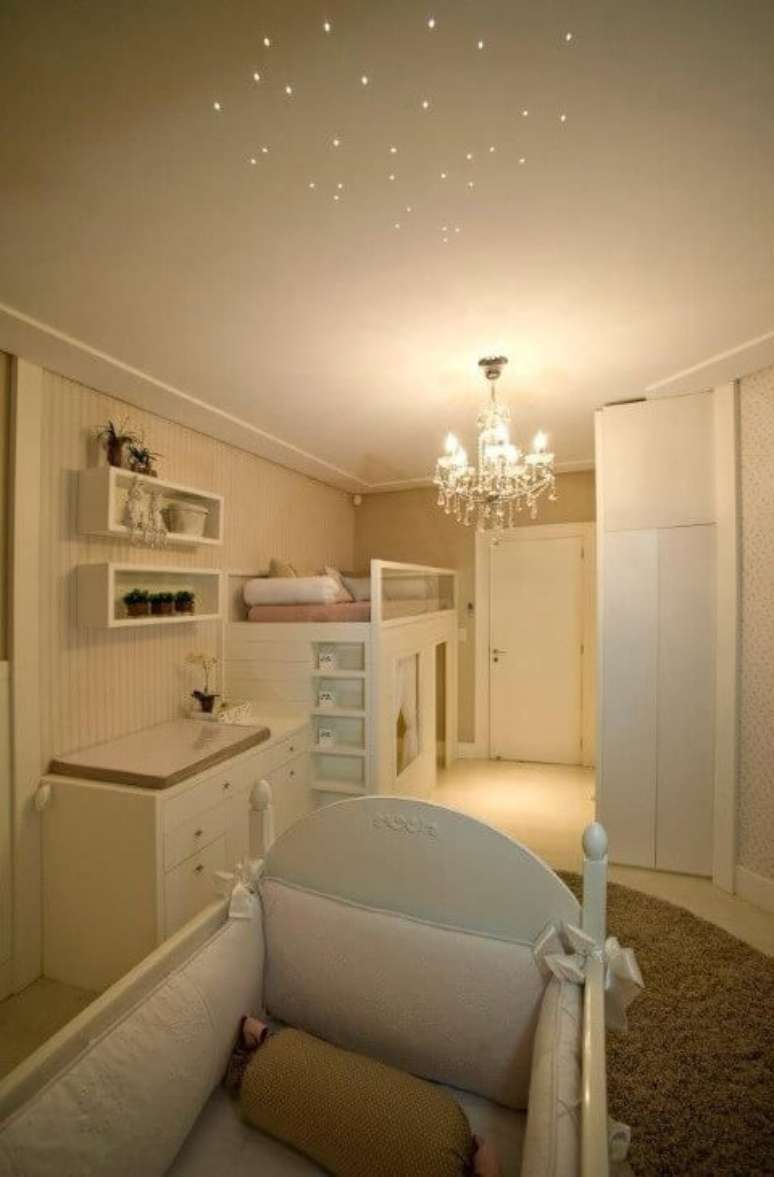 44. O bege é uma das cores para quarto de bebê mais usadas como base para a decoração. Projeto de Paula Ines Sizinando