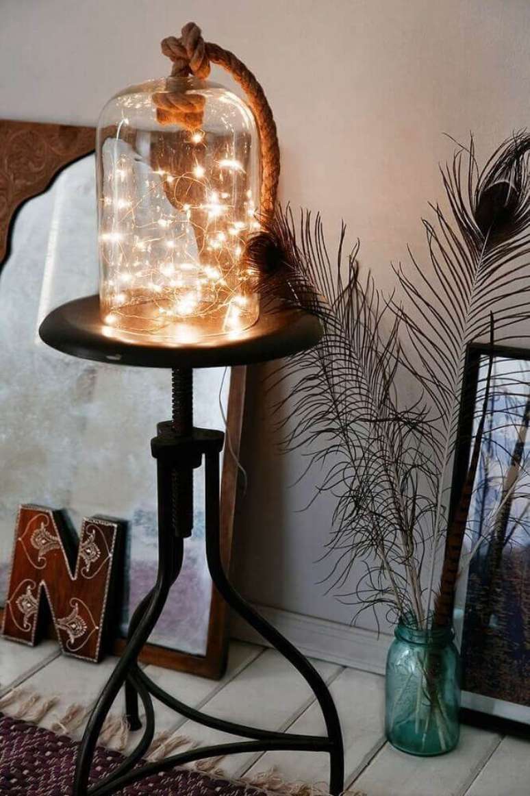 17. Utilize a decoração com pisca-pisca para dar destaque a outros elementos do ambiente