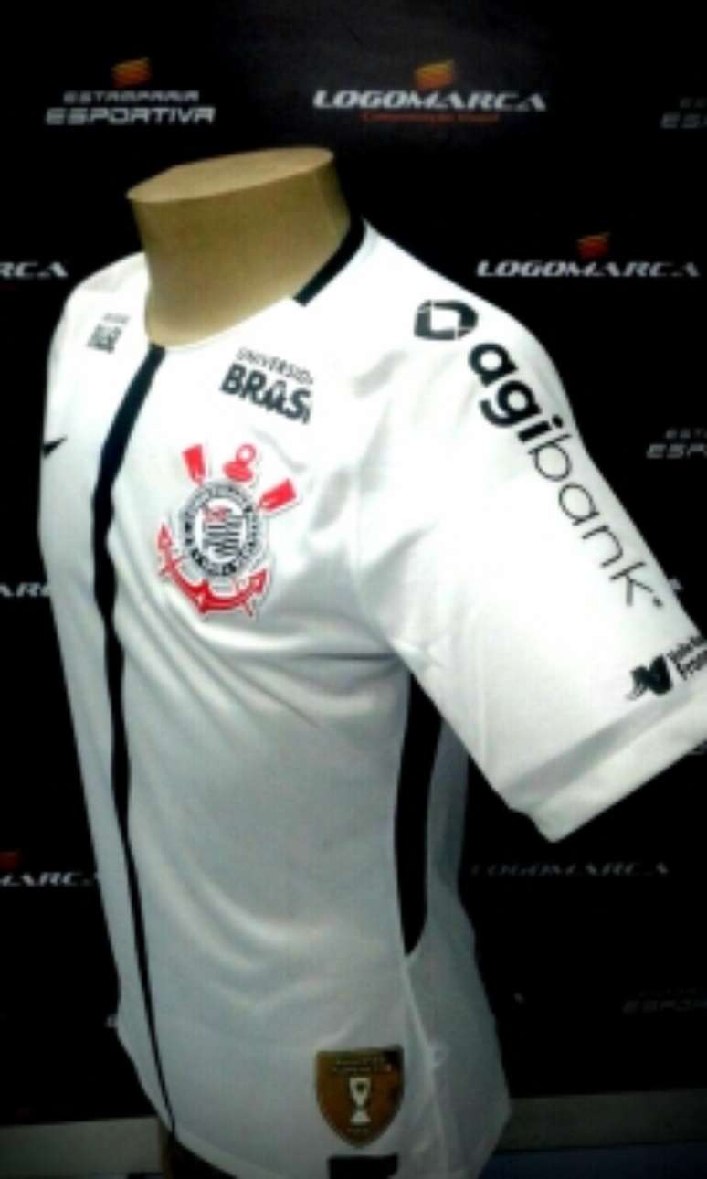 Camisa do Corinthians com  novo patrocinador