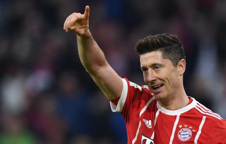 Lewandowski é o artilheiro do Campeonato Alemão, com 26 gols (Foto: Christof Stache / AFP)