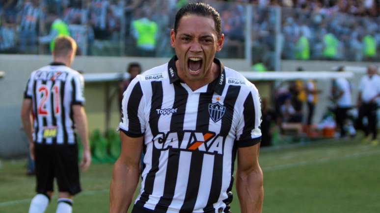 Com atuação de destaque, Ricardo Oliveira marcou dois dos três gols da vitória atleticana ( Joao Guilherme/Raw Image)