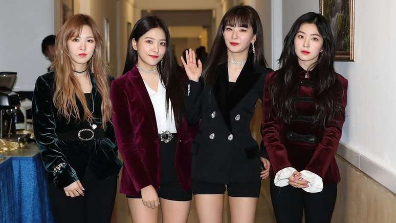 Wendy, Irene, Seulgi e Yeri, do popular grupo K-pop Red Velvet, participaram da apresentação