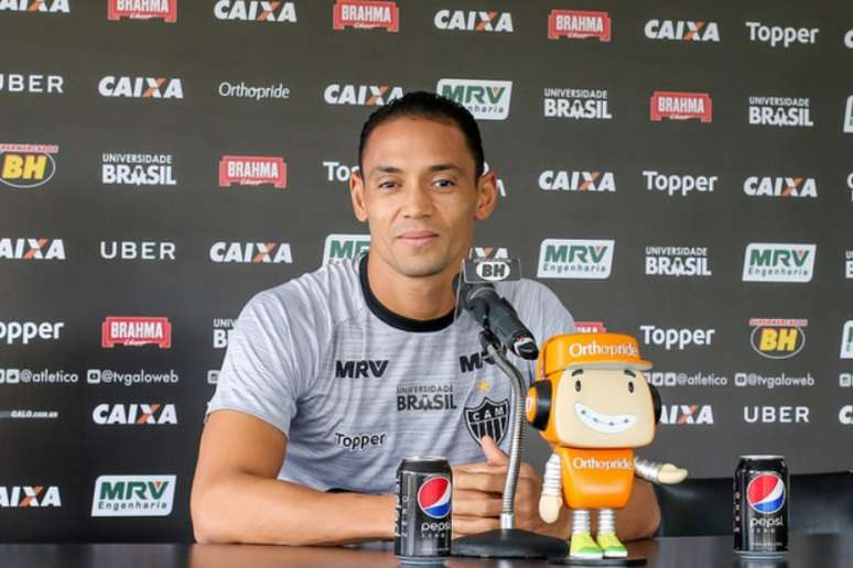 Ricardo Oliveira marcou dois gols na vitória do Atlético, por 3 a 1, sobre o Cruzeiro no primeiro clássico da final (Foto: Divulgação Atlético-MG)