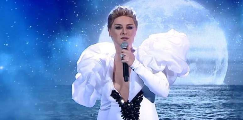 Alessandra Maestrini surpreendeu ao viver Céline Dion e cantar o tema de ‘Titanic’