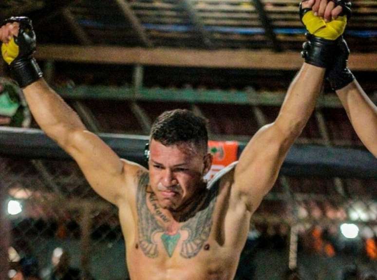 Adriano "Mamute" tinha 29 anos e, além de lutador de MMA, também era eletricista naval (Foto: Divulgação)