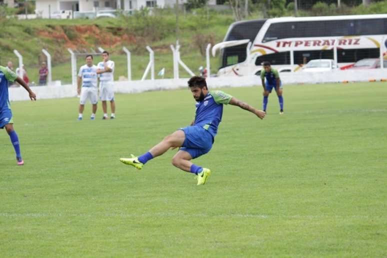 Lateral-esquerdo do time catarinense quer a equipe ligada no esmeraldino (André Palma Ribeiro / Divulgação / Avaí)