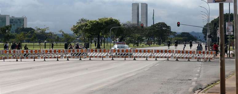 Os órgãos de segurança pública farão a divisão do público no canteiro central da Esplanada para o julgamento do habeas corpus do ex-presidente Luiz Inácio Lula da Silva