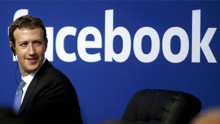 Fundador do Facebook, Zuckerberg diz que seguira à frente da empresa