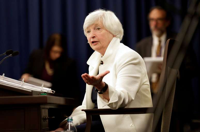 Ex-chair do Federal Reserve Janet Yellen durante coletiva de imprensa em Washington 20/09/2017 REUTERS/Joshua Roberts