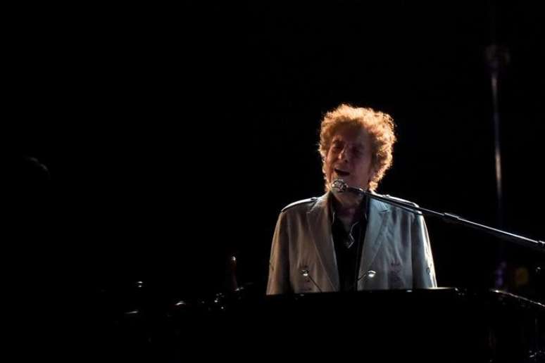 Bob Dylan durante show em Dover
 17/6/2017    REUTERS/Mark Makela 