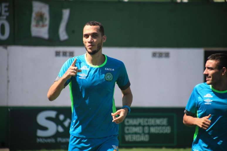 Neto passa por cirurgia no joelho direito (Foto: Divulgação/Chapecoense)