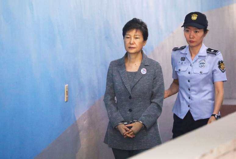 Ex-presidente da Coreia do Sul Park Geun-hye chega a tribunal em Seul 25/08/2017   REUTERS/Kim Hong-Ji  