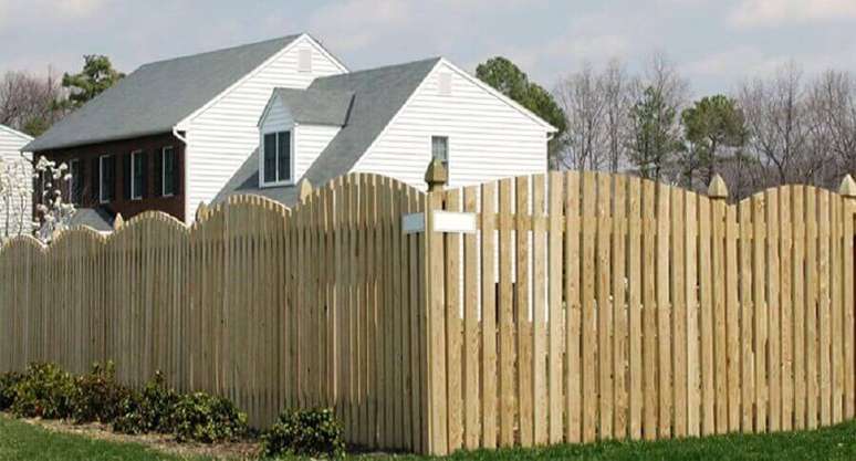 24. Modelos de cercas de madeira para casas