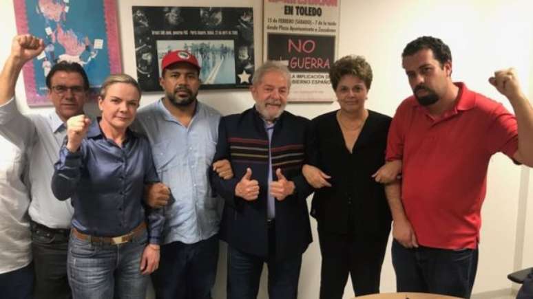 O ex-presidente Lula se reuniu com aliados em São Bernardo 