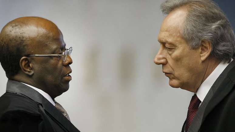 Joaquim Barbosa e Ricardo Lewandowski protagonizaram discussões durante julgamento do mensalão