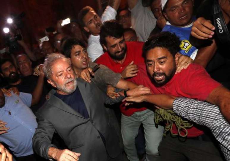 Imprensa internacional repercute prisão de Lula