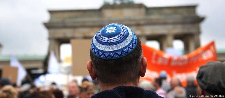 Manifestação contra antissemitismo em Berlim
