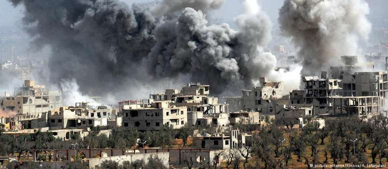 ONGs falam de dezenas de mortos após ataque a reduto rebelde na Síria