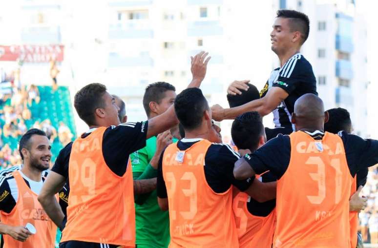 Meia alvinegro foi titular novamente na equipe catarinense diante da Chapecoense (Foto: Luiz Henrique / Divulgação / Figueirense)