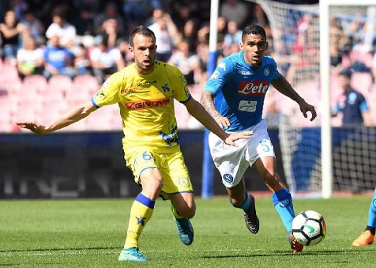Napoli vence o Chievo de virada pelo Italiano (Foto: Reprodução / Twitter)