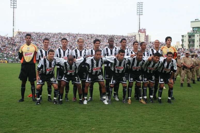 Prioridade do Figueirense é manter jogadores do atual elenco (Foto: Divulgação / Figueirense)