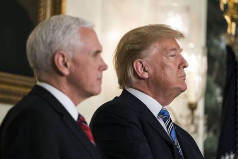 Mike Pence em evento na Casa Branca com Donald Trump