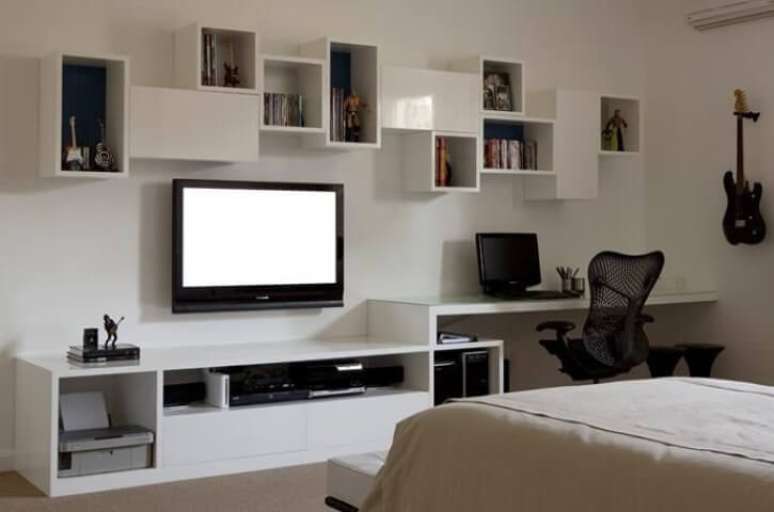 6. Quarto de solteiro com nichos na decora&ccedil;&atilde;o. Projeto de Paula Magnani