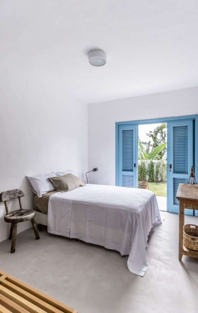 38. Quarto de solteiro r&uacute;stico. Projeto de Paulo de Camargo