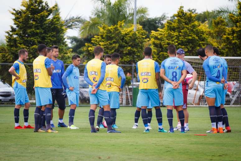 Mano Menezes esboça equipe para estreia do Brasileirão (Foto: Vinnicius Silva / Cruzeiro)