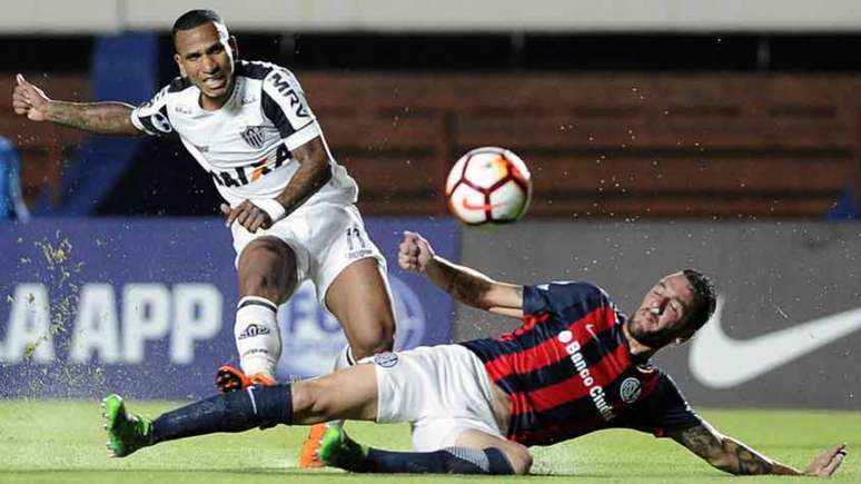 Campeão em 2014, o San Lorenzo garantiu vitória por 1 a 0 sobre o Atlético-MG e se adiantou rumo à segunda fase (AFP)