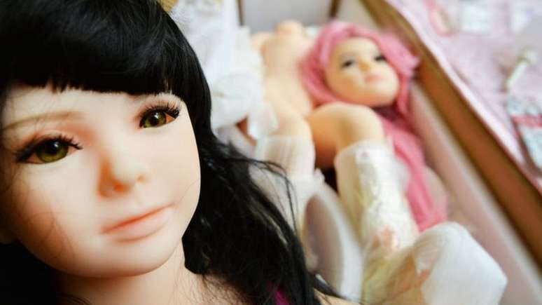 As 'bonecas' encontradas pela BBC tinham cerca de 1,20m de altura