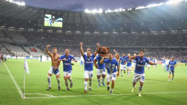 Cruzeiro faturou o título estadual em 2018 após quebrar a vantagem do Atlético-MG e vencer o jogo de volta por  2 a 0