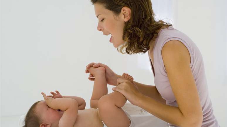 Brincar de 'esconde/achou!' ajuda a exercitar a memória em bebês