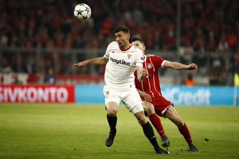 Lenglet tem quatro gols na temporada (Foto: Odd Andersen / AFP)