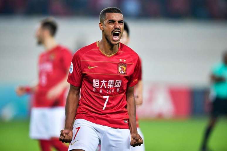 Alan foi o destaque da vitória do Guangzhou Evergrande (Foto: AFP)