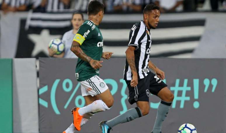 Gilson tem contrato com o Alvinegro até o fim da próxima temporada (Vitor Silva/SSPress/Botafogo)