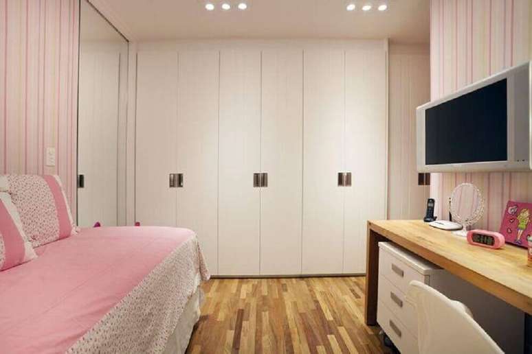 26. Mais uma decora&ccedil;&atilde;o delicada feita com um projeto de m&oacute;veis sob medidas para quarto feminino