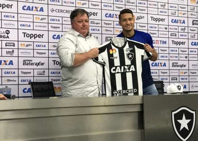 Jean chega para reforçar o setor de meio-campo do Botafogo nesta temporada (Foto: Lazlo Dalfovo)