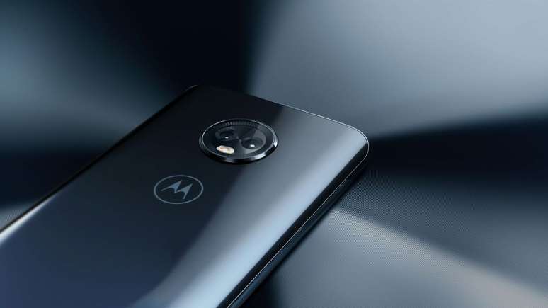 Além da tela maior, Moto G6 Plus conta com câmeras com maior abertura da lente. Preço é de R$ 1.599 (Foto: Divulgação/Motorola)