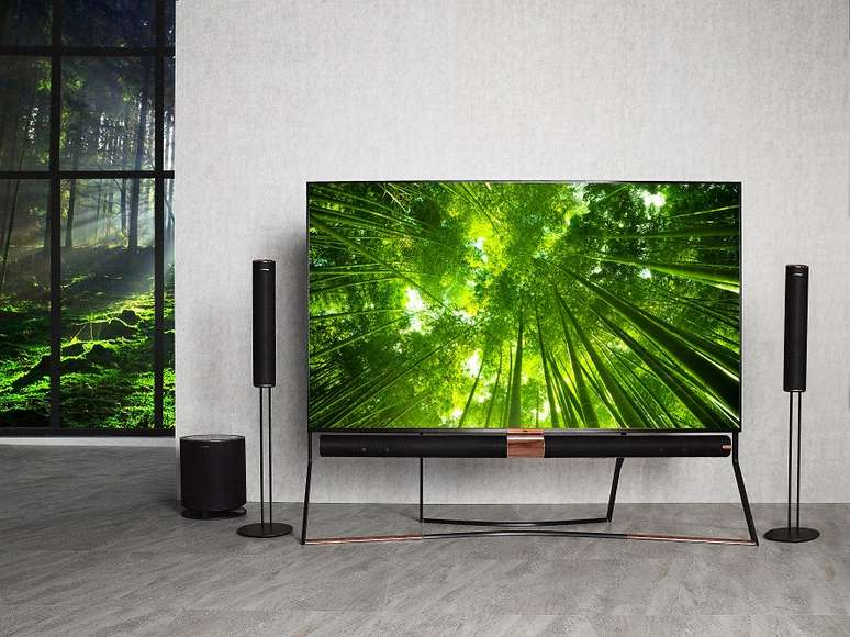 Cinema em casa com a QLED 4K X6 de 85 polegadas (Foto: Divulgação / TCL)