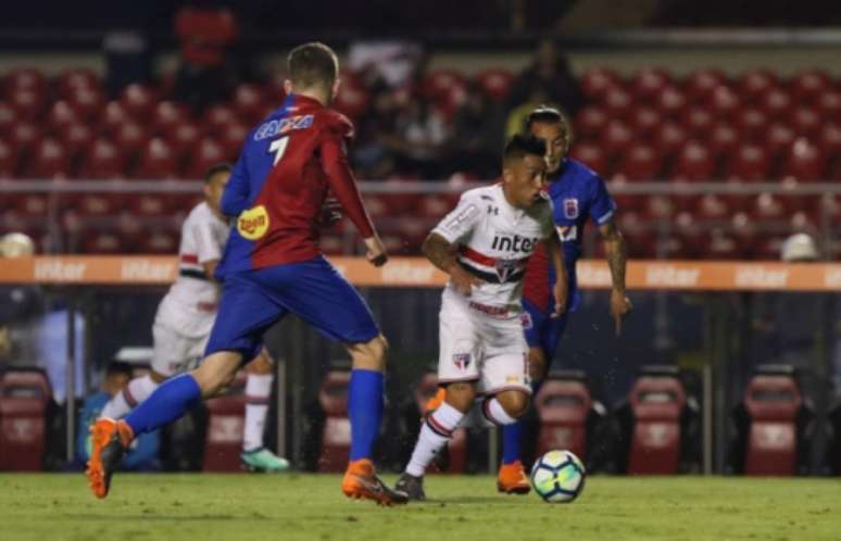 Paraná estreou no Brasileiro com derrota para o São Paulo por 1 a 0