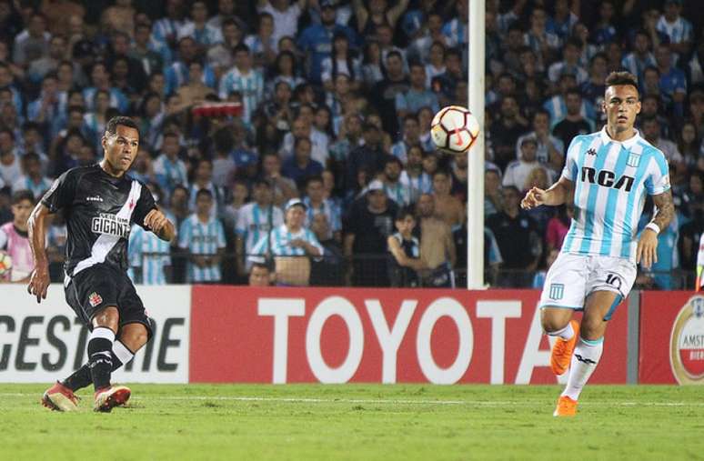 Bruno Silva estreou diante do Racing (Foto: Carlos Gregório Jr/Vasco)