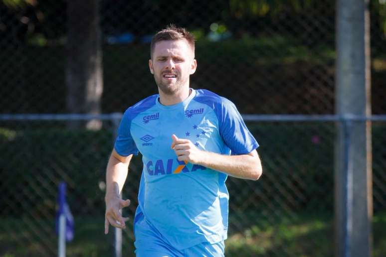 Ezequiel pode substituir Edilson na partida contra o Fluminense no Maracanã (Foto: Divulgação/Cruzeiro)